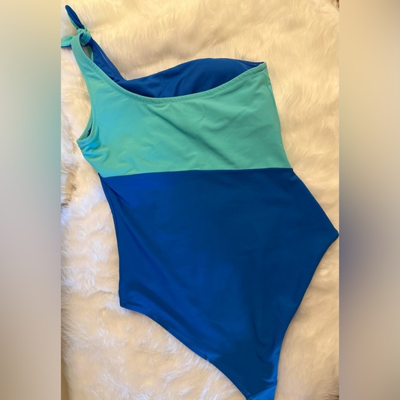 Women’s Color Block Asymmetrical One Piece Bathing Suit - Picture 2 of 10